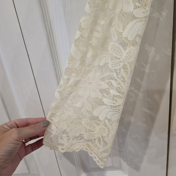 Ellen Tracy Ivory Floral Lace BELL Sleeve Blouse - Picture 2 of 5